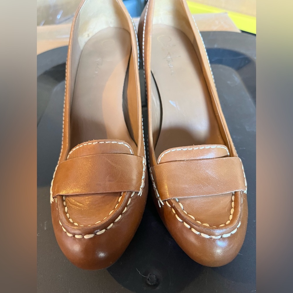 Great, never worn Cole Haan pump